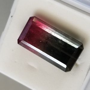 7+ carat  RARE COLOR bi color tourmaline looss gemstone